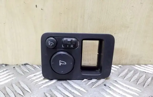 Honda CR-V Wing mirror switch