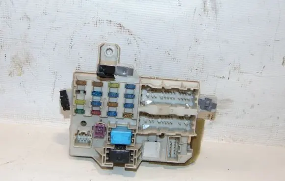 Mazda 6 Fuse module GJ6A66730B