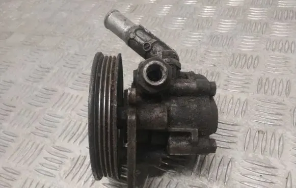 Mazda 323 F Power steering pump