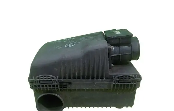 Volvo C30 Air filter box MR404723