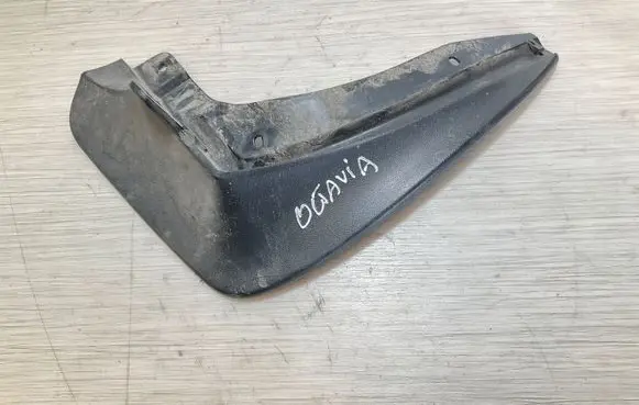 Skoda Octavia Mk4 Front mudguard 5E0821822A 5E0075101A