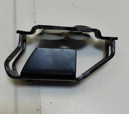 Audi Q7 4M Parcel shelf load cover mount bracket 4M0861735