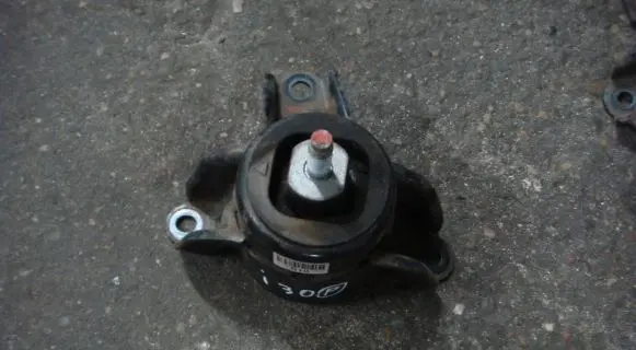 Hyundai i30 Engine mount bracket
