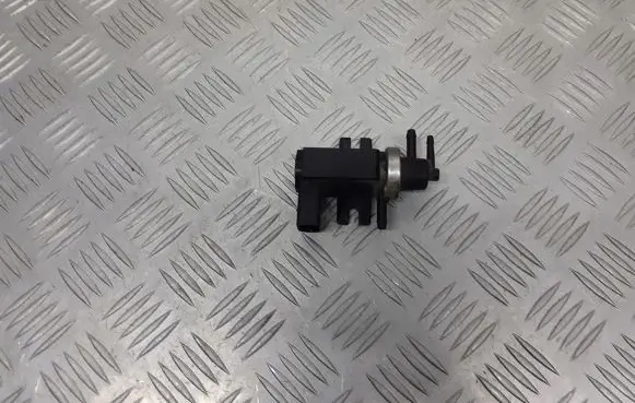 Seat Alhambra (Mk1) Valve vacuum 1J0906627