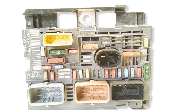 Peugeot 5008 Fuse box set 9675877980