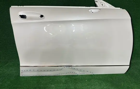 Mercedes-Benz CLS C218 X218 Front door A2187220610