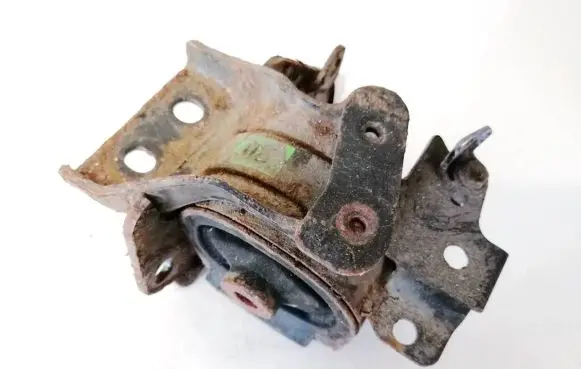 Toyota Avensis T250 Engine mount bracket