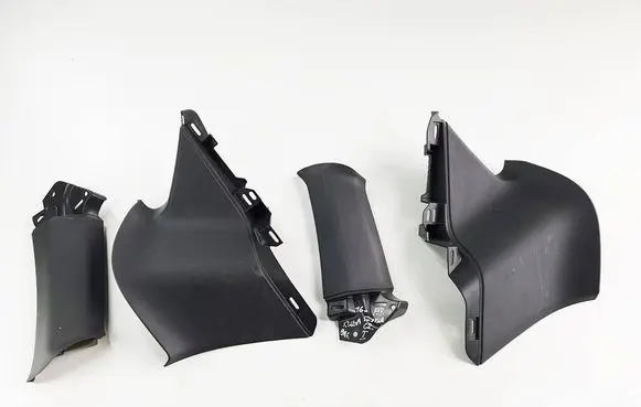 (D)pillar trim (top)