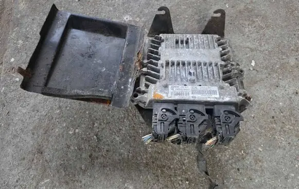 Peugeot 407 Engine control unit/module 5WS40146CT