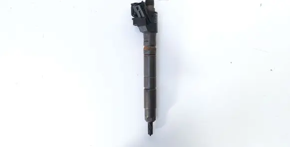 Volvo S60 Fuel injector 31303238