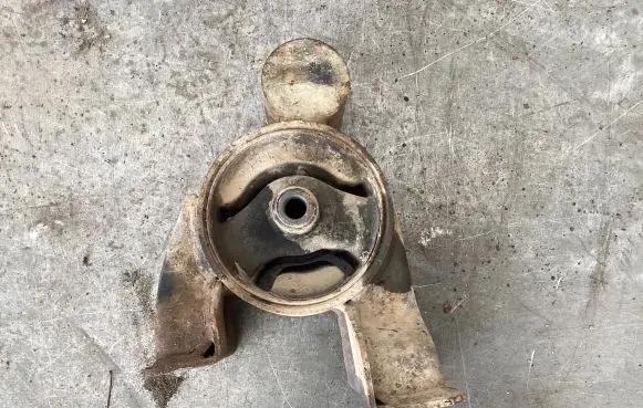 KIA Ceed Engine mount bracket