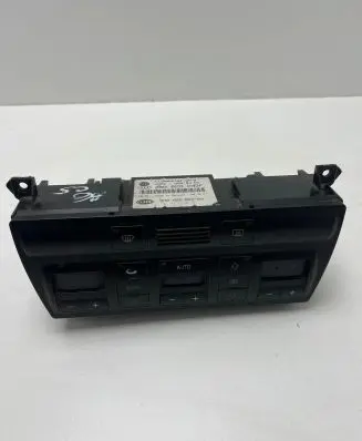 Audi A4 S4 B5 8D Climate control unit 4B0820043F D550000 5HB00760400