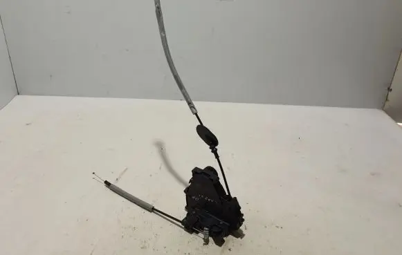 Renault Captur II Front door lock 805024067R