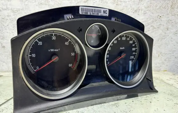 Opel Zafira B Speedometer (instrument cluster) 13216660