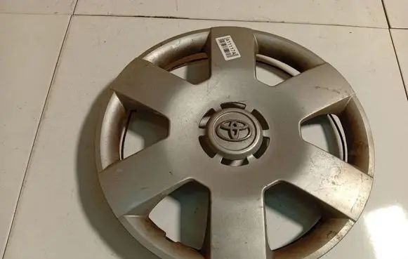 Toyota Aygo AB10 R14 wheel hub/cap/trim 426020H010