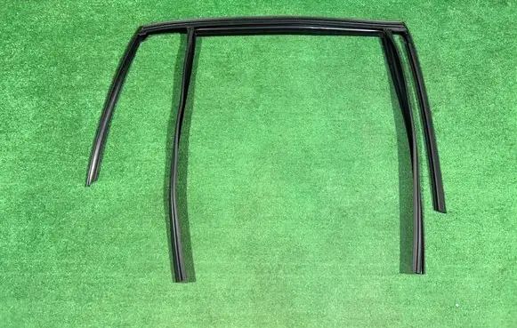 BMW X5 G05 Rear door glass trim molding 7428690