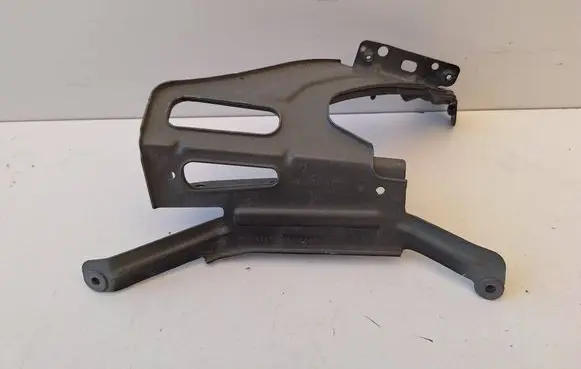 Audi A6 S6 C8 4K Fender mounting bracket 4K0821131