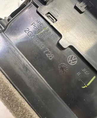Volkswagen Polo VI Dash center air vent grill 2G0819728