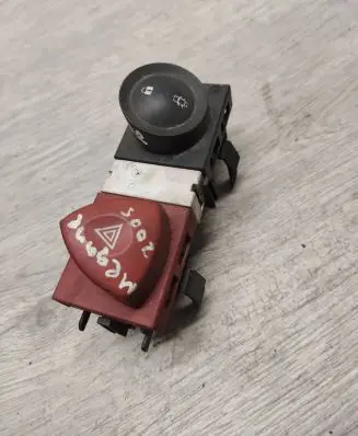 Renault Megane II Hazard light switch