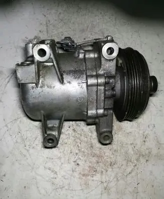 Subaru Impreza II Air conditioning (A/C) compressor (pump) 73111FE021