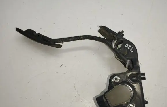 Toyota Corolla Verso AR10 Accelerator throttle pedal 7811135030
