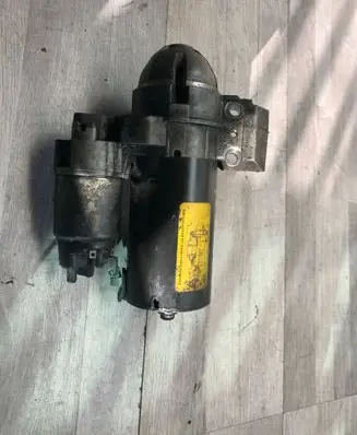 BMW 5 F10 F11 Starter motor 1005841139