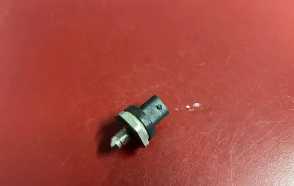 Fuel pressure sensor
