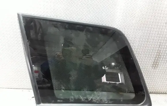 Mitsubishi Outlander Rear side window