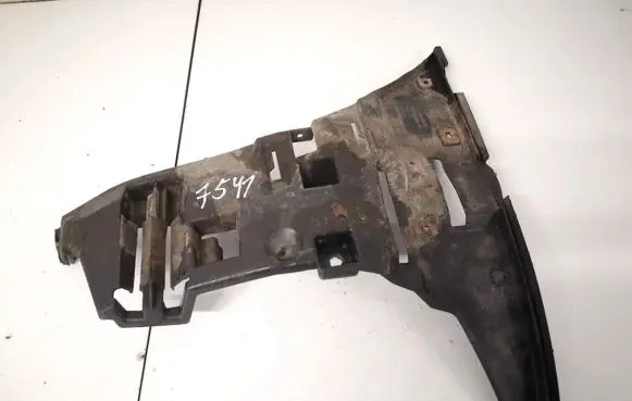 Volvo V70 Front bumper mounting bracket 09190304