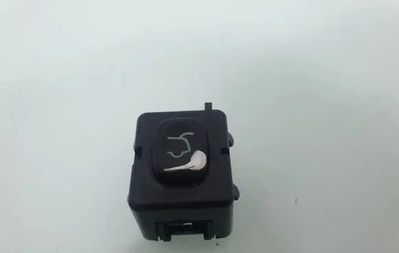 Tailgate opening switch