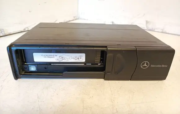 Mercedes-Benz S W220 CD/DVD changer A2208274642 MC3330