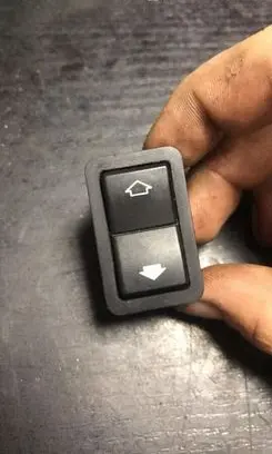 BMW 7 E38 Electric window control switch 8368974