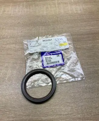 Volvo V70 Camshaft 8631561