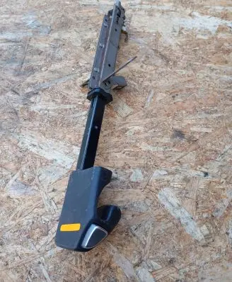 Honda FR-V Hand brake release handle 