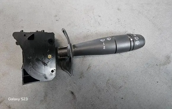 Dacia Duster Wiper control stalk 681721976R E10606293