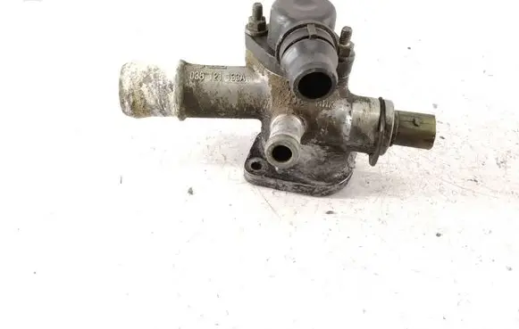 Volkswagen PASSAT B5.5 Engine coolant pipe/hose 038121133A