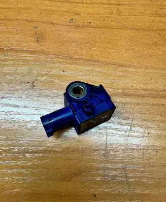 Mercedes-Benz E W212 Airbag deployment crash/impact sensor A2128204926 5WK43872