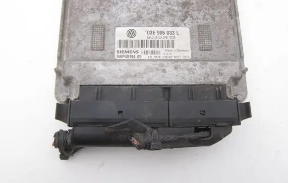 Volkswagen Polo Engine control unit/module 03E906033L 5WP4019405 5WP40194