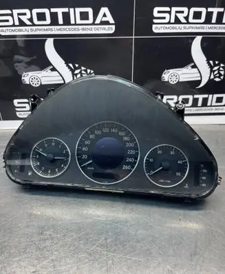 Mercedes-Benz E W211 Speedometer (instrument cluster) A2115405511