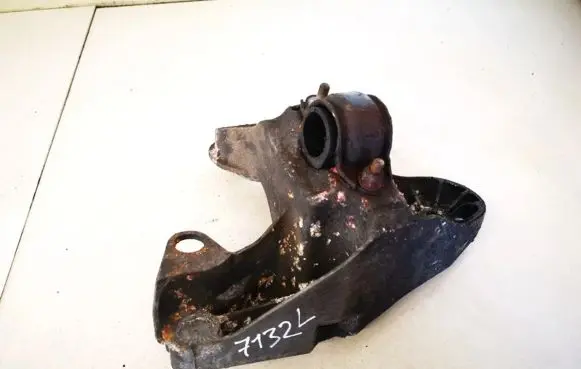 Audi A4 S4 B6 8E 8H Engine mounting bracket 8e0199351