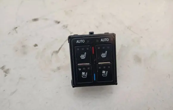 Lexus RX 450H Seat heating switch 8475248010 75J230