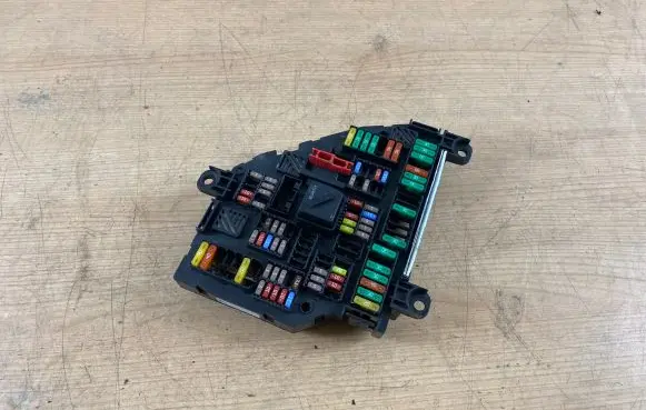 BMW 6 F06 Gran coupe Fuse module 9264923
