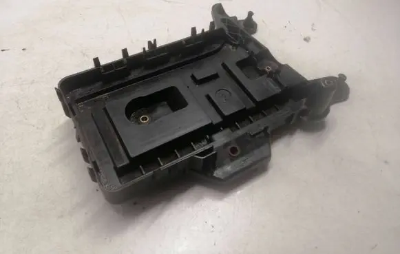 Volkswagen PASSAT B6 Battery box tray 1K0915333C PGF303