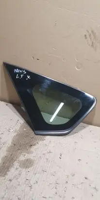Toyota Prius (XW30) Rear side window 