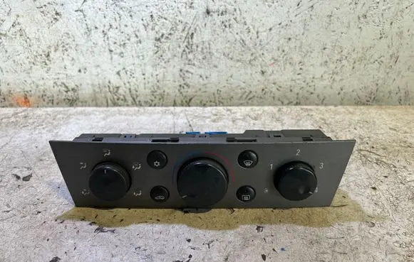 Opel Vectra C Climate control unit 24441226 24441228 MCP3200
