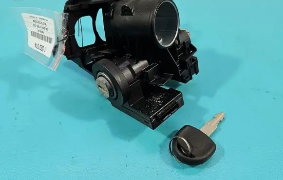 Opel Zafira A Ignition lock IMPRK1523514