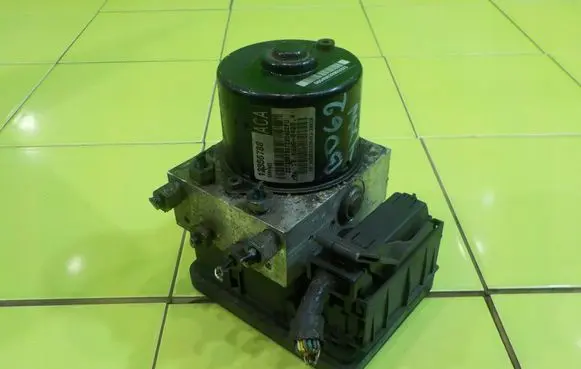 Chevrolet Orlando ABS Pump 10020604294