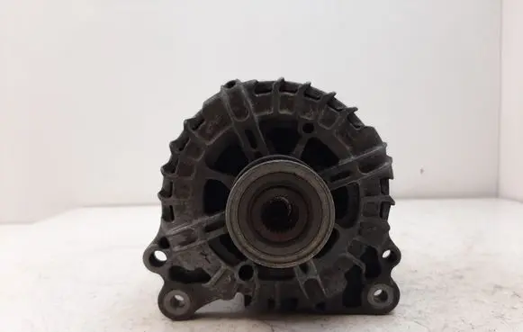 Volkswagen Crafter Generator/alternator 03L903024B