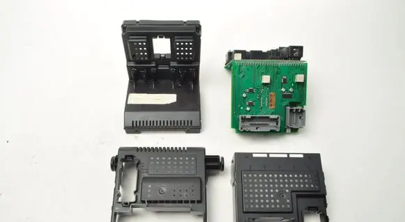 Volvo V70 Central body control module 30786475