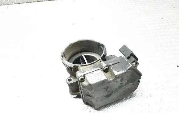 Volkswagen Golf V Throttle valve 03G128063V